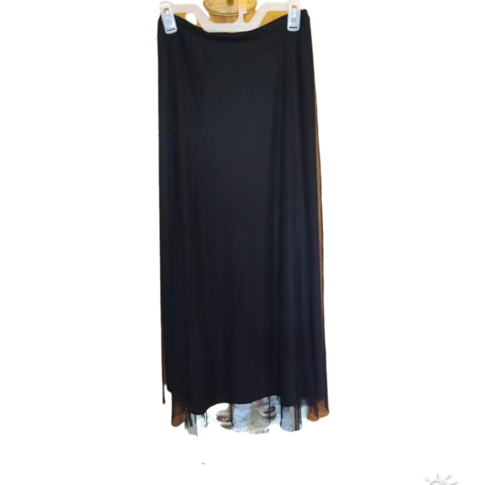 Status Collection Skirt